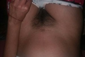 Imagen Mi novia enseñando su rica vagina peluda