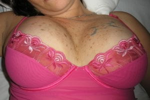 Las tetas de mi vecina de la colonia