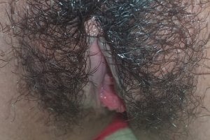 El coñito peludo y rico de mi esposa