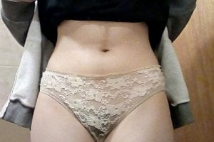 Imagen Una adolescente anda de putita calenturienta