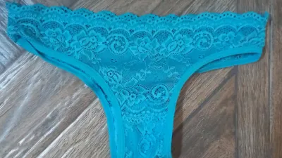 Hermosos calzones con jugos vaginales