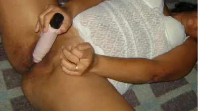Flor metiendose un consolador 99 Flor metiendose un consolador