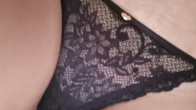 Mi mujercita rica, con ganas de que se hagan pajas, comenten