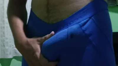 Para las jovenes y maduras que les gusta ver vergas bien llenas 1 Para las jovenes y maduras que les gusta ver vergas bien llenas
