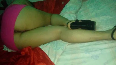Mi esposa mostrando sus ricas nalgotas 7 Mi esposa mostrando sus ricas nalgotas