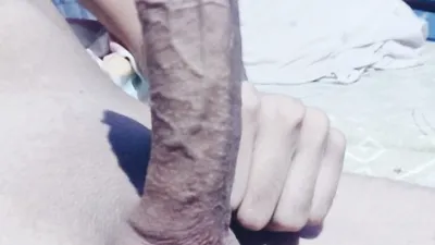 Joven delgado vergudo moreno pene grande