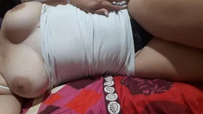 Mi novia stefany desnuda con ricas tetas